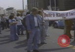 Standbild Marsch der Vereinigten Klans von Amerika Mobile Alabama USA, 1977, aus Sekunde 3 historischem Filmmaterial Videoclip 65675079579