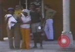 Standbild Marsch der Vereinigten Klans von Amerika Mobile Alabama USA, 1977, aus Sekunde 34 historischem Filmmaterial Videoclip 65675079579