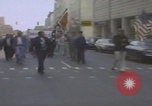 Standbild Demonstranten der United Klans of America in Mobile Alabama Mobile Alabama USA, 1977, aus Sekunde 4 historischem Filmmaterial Videoclip 65675079580