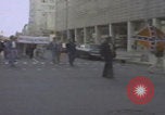 Standbild Demonstranten der United Klans of America in Mobile Alabama Mobile Alabama USA, 1977, aus Sekunde 9 historischem Filmmaterial Videoclip 65675079580