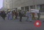 Standbild Demonstranten der United Klans of America in Mobile Alabama Mobile Alabama USA, 1977, aus Sekunde 18 historischem Filmmaterial Videoclip 65675079580