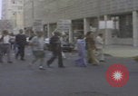 Standbild Demonstranten der United Klans of America in Mobile Alabama Mobile Alabama USA, 1977, aus Sekunde 21 historischem Filmmaterial Videoclip 65675079580