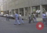 Standbild Demonstranten der United Klans of America in Mobile Alabama Mobile Alabama USA, 1977, aus Sekunde 31 historischem Filmmaterial Videoclip 65675079580