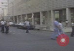 Standbild Demonstranten der United Klans of America in Mobile Alabama Mobile Alabama USA, 1977, aus Sekunde 33 historischem Filmmaterial Videoclip 65675079580