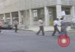 Standbild Demonstranten der United Klans of America in Mobile Alabama Mobile Alabama USA, 1977, aus Sekunde 40 historischem Filmmaterial Videoclip 65675079580