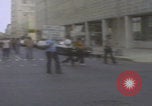 Standbild Demonstranten der United Klans of America in Mobile Alabama Mobile Alabama USA, 1977, aus Sekunde 41 historischem Filmmaterial Videoclip 65675079580