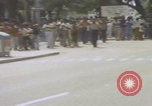 Standbild Demonstranten der United Klans of America in Mobile Alabama Mobile Alabama USA, 1977, aus Sekunde 44 historischem Filmmaterial Videoclip 65675079580