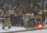 Standbild Demonstranten der United Klans of America in Mobile Alabama Mobile Alabama USA, 1977, aus Sekunde 49 historischem Filmmaterial Videoclip 65675079580