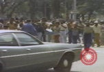 Standbild Demonstranten der United Klans of America in Mobile Alabama Mobile Alabama USA, 1977, aus Sekunde 54 historischem Filmmaterial Videoclip 65675079580