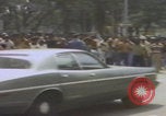 Standbild Demonstranten der United Klans of America in Mobile Alabama Mobile Alabama USA, 1977, aus Sekunde 55 historischem Filmmaterial Videoclip 65675079580
