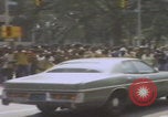 Standbild Demonstranten der United Klans of America in Mobile Alabama Mobile Alabama USA, 1977, aus Sekunde 58 historischem Filmmaterial Videoclip 65675079580