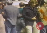 Standbild Demonstranten des United Klans of America marschieren Mobile Alabama USA, 1977, aus Sekunde 5 historischem Filmmaterial Videoclip 65675079581