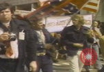 Standbild Demonstranten des United Klans of America marschieren Mobile Alabama USA, 1977, aus Sekunde 20 historischem Filmmaterial Videoclip 65675079581