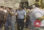 Standbild Demonstranten des United Klans of America marschieren Mobile Alabama USA, 1977, aus Sekunde 34 historischem Filmmaterial Videoclip 65675079581
