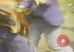 Standbild Demonstranten des United Klans of America marschieren Mobile Alabama USA, 1977, aus Sekunde 47 historischem Filmmaterial Videoclip 65675079581