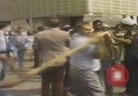Standbild Demonstranten des United Klans of America marschieren Mobile Alabama USA, 1977, aus Sekunde 58 historischem Filmmaterial Videoclip 65675079581
