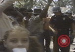 Immagine di I Klan Uniti d'America marciano verso Mobile Alabama Mobile Alabama USA, 1977, secondo 17 filmato di repertorio 65675079582