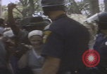 Immagine di I Klan Uniti d'America marciano verso Mobile Alabama Mobile Alabama USA, 1977, secondo 24 filmato di repertorio 65675079582