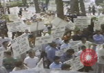 Immagine di I Klan Uniti d'America marciano verso Mobile Alabama Mobile Alabama USA, 1977, secondo 35 filmato di repertorio 65675079582