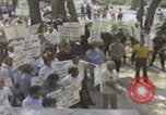 Immagine di I Klan Uniti d'America marciano verso Mobile Alabama Mobile Alabama USA, 1977, secondo 38 filmato di repertorio 65675079582