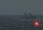 Standbild US-Flugzeugträger-Zerstörer segeln Japanisches Meer, 1968, aus Sekunde 23 historischem Filmmaterial Videoclip 65675079583