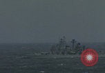 Standbild US-Flugzeugträger-Zerstörer segeln Japanisches Meer, 1968, aus Sekunde 28 historischem Filmmaterial Videoclip 65675079583