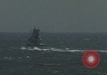 Standbild US-Flugzeugträger-Zerstörer segeln Japanisches Meer, 1968, aus Sekunde 30 historischem Filmmaterial Videoclip 65675079583