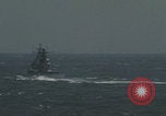 Standbild US-Flugzeugträger-Zerstörer segeln Japanisches Meer, 1968, aus Sekunde 31 historischem Filmmaterial Videoclip 65675079583