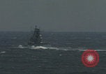 Standbild US-Flugzeugträger-Zerstörer segeln Japanisches Meer, 1968, aus Sekunde 32 historischem Filmmaterial Videoclip 65675079583
