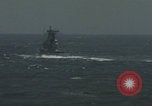 Standbild US-Flugzeugträger-Zerstörer segeln Japanisches Meer, 1968, aus Sekunde 34 historischem Filmmaterial Videoclip 65675079583