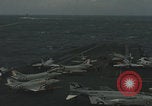 Standbild US-Flugzeugträger-Zerstörer segeln Japanisches Meer, 1968, aus Sekunde 51 historischem Filmmaterial Videoclip 65675079583