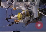 Standbild NASA-Forscher testen EVA-Transporter auf dem Mond Hampton Virginia USA, 1968, aus Sekunde 21 historischem Filmmaterial Videoclip 65675079601