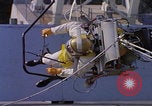 Standbild NASA-Forscher testen EVA-Transporter auf dem Mond Hampton Virginia USA, 1968, aus Sekunde 22 historischem Filmmaterial Videoclip 65675079601