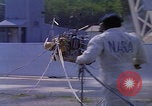 Standbild NASA-Forscher testen EVA-Transporter auf dem Mond Hampton Virginia USA, 1968, aus Sekunde 47 historischem Filmmaterial Videoclip 65675079601