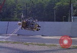 Standbild NASA-Forscher testen EVA-Transporter auf dem Mond Hampton Virginia USA, 1968, aus Sekunde 57 historischem Filmmaterial Videoclip 65675079601