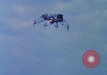 Immagine di LLVR-1 si schianta sulla Ellington AFB Houston Texas USA, 1968, secondo 60 filmato di repertorio 65675079602