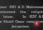 Standbild Islamische Prozession Felsendom Jerusalem Jerusalem Palästina, 1941, aus Sekunde 13 historischem Filmmaterial Videoclip 65675079615