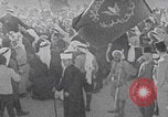 Standbild Islamische Prozession Felsendom Jerusalem Jerusalem Palästina, 1941, aus Sekunde 25 historischem Filmmaterial Videoclip 65675079615