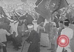 Standbild Islamische Prozession Felsendom Jerusalem Jerusalem Palästina, 1941, aus Sekunde 26 historischem Filmmaterial Videoclip 65675079615