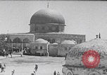 Standbild Islamische Prozession Felsendom Jerusalem Jerusalem Palästina, 1941, aus Sekunde 44 historischem Filmmaterial Videoclip 65675079615