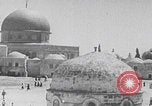 Standbild Islamische Prozession Felsendom Jerusalem Jerusalem Palästina, 1941, aus Sekunde 48 historischem Filmmaterial Videoclip 65675079615