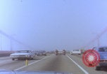 Immagine di Guida sul Golden Gate Bridge di San Francisco San Francisco California USA, 1969, secondo 3 filmato di repertorio 65675079620