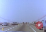 Immagine di Guida sul Golden Gate Bridge di San Francisco San Francisco California USA, 1969, secondo 5 filmato di repertorio 65675079620