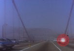 Immagine di Guida sul Golden Gate Bridge di San Francisco San Francisco California USA, 1969, secondo 17 filmato di repertorio 65675079620
