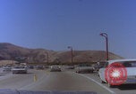 Immagine di Guida sul Golden Gate Bridge di San Francisco San Francisco California USA, 1969, secondo 41 filmato di repertorio 65675079620