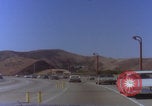 Immagine di Guida sul Golden Gate Bridge di San Francisco San Francisco California USA, 1969, secondo 44 filmato di repertorio 65675079620