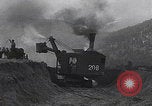 Immagine di Costruzione della strada nel Parco Nazionale delle Montagne Rocciose Colorado United States USA, 1927, secondo 16 filmato di repertorio 65675079623
