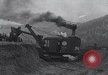 Immagine di Costruzione della strada nel Parco Nazionale delle Montagne Rocciose Colorado United States USA, 1927, secondo 26 filmato di repertorio 65675079623
