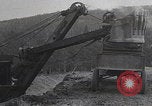 Immagine di Costruzione della strada nel Parco Nazionale delle Montagne Rocciose Colorado United States USA, 1927, secondo 34 filmato di repertorio 65675079623