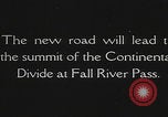Immagine di Costruzione della strada nel Parco Nazionale delle Montagne Rocciose Colorado United States USA, 1927, secondo 41 filmato di repertorio 65675079623